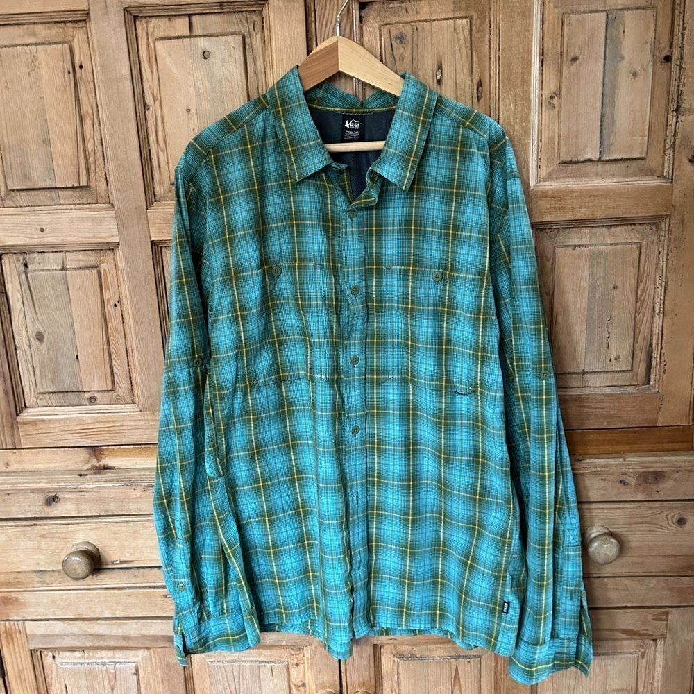 Men's REI Large Tall Shirt Button Up‎ Green Yellow Plaid Collar Pouch Pockets